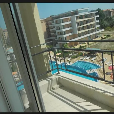 уютная студия на солнечном берегу * Slantschew brjag